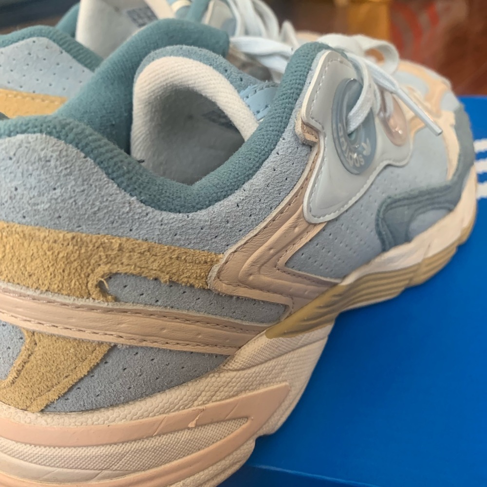 adidas originals astir trainers in pale pink